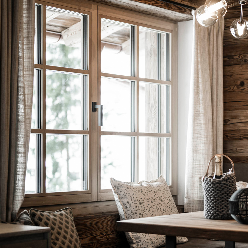 Tip-Top-Fenster-Holzfenster-mit-Sprossen-©-Hannes Niederkofler